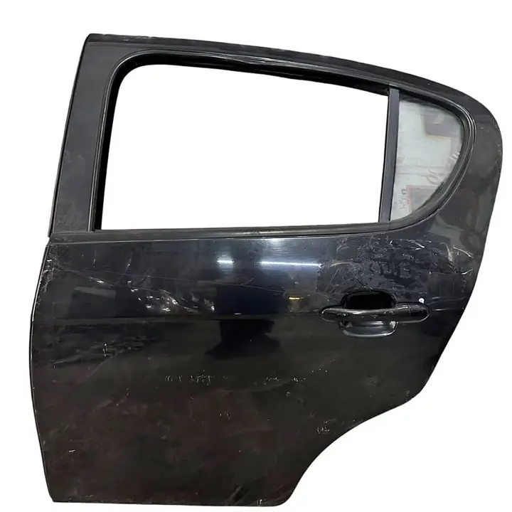 Puerta Trasera Izquierda Fiat Palio novo 326 negra muy buena ID:215737