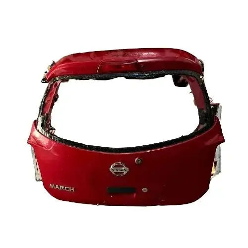 Porton Trasero Nissan March rojo con detalle ID:215489