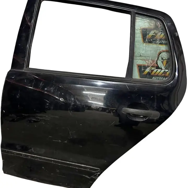 Puerta Trasera Izquierda Volkswagen Fox Linea nueva negra ID:215483
