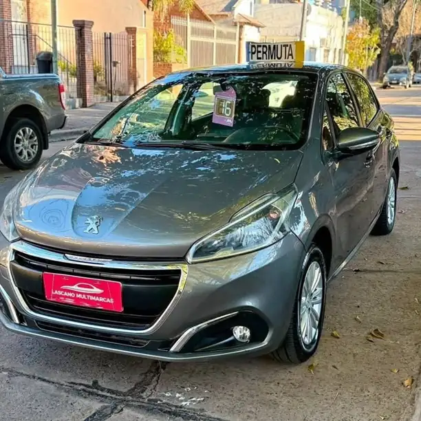 2016 Peugeot 208 Touchscreen Allure 1.5 !