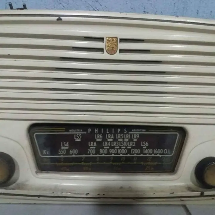 Antigua radio philips válvular de baquelita
