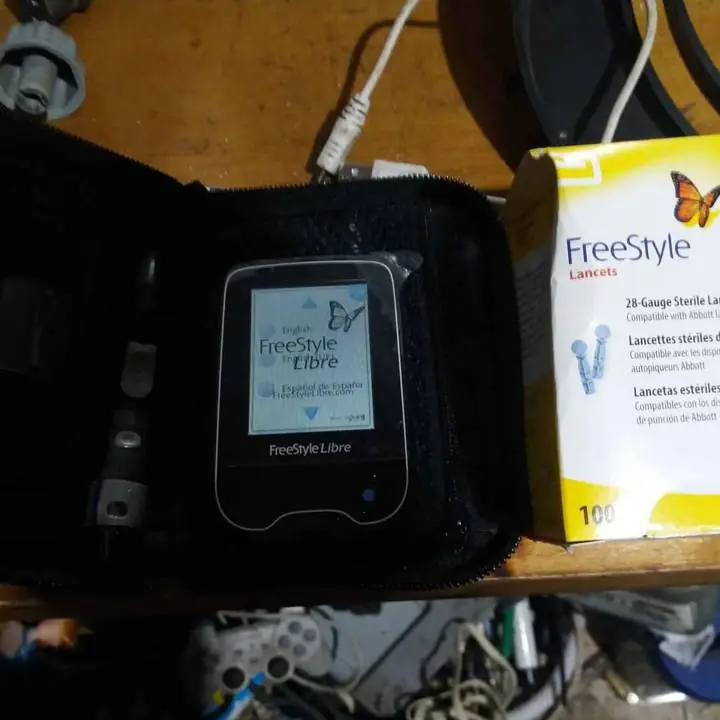 Medidor de glucosa + lápicera+ lancetas nuevo . Todo 6000