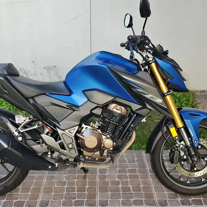 Honda CB 300F Twister 2023 con 11.000kms. Impecable, services oficiales