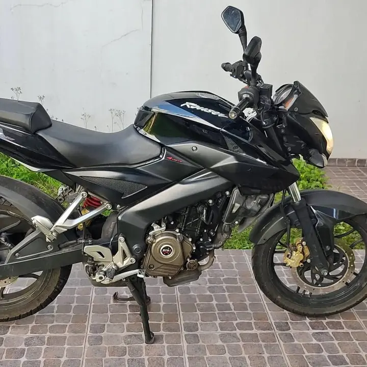 Bajaj NS 200 2015 con 66.000kms. Muy buen estado!