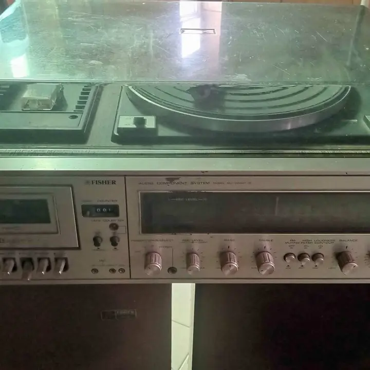 Tocadiscos fisher con parlantes