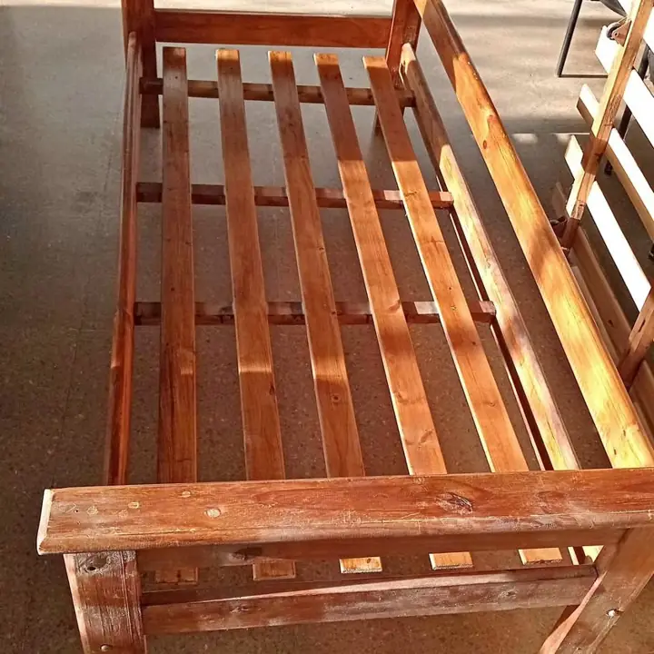 Cama de 1 plaza con carricama