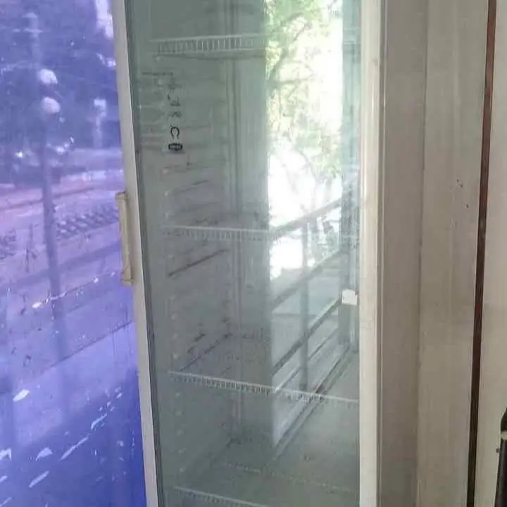 Heladera exhibidor inelro vertical