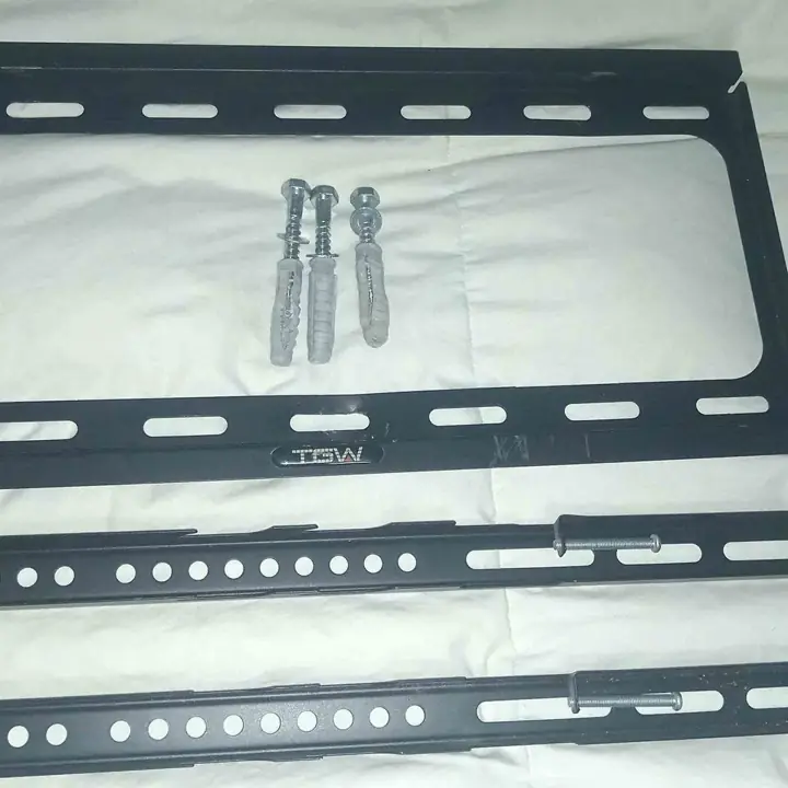 Soporte para televisor con tornillos