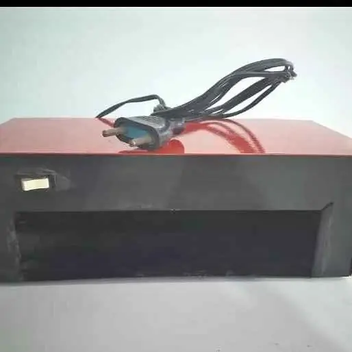 Detector de billetes con luz ultravioleta