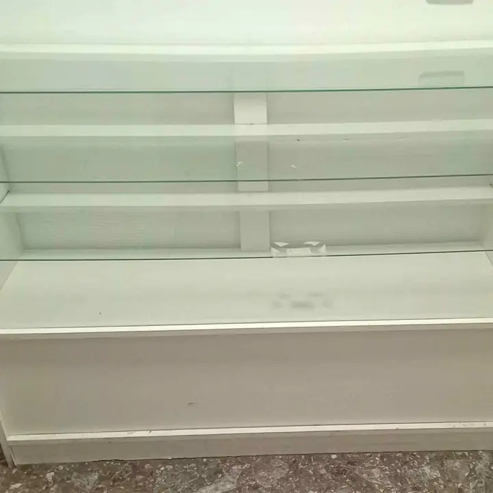 Estantería mostrador exhibidor con vidrios