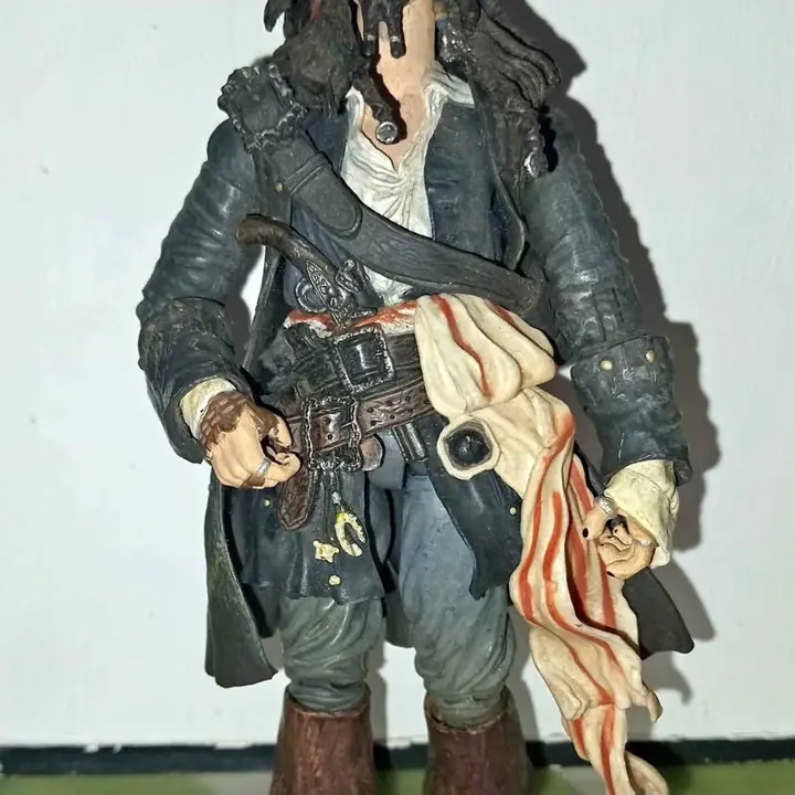 Figura articulada piratas del caribe jack sparrow