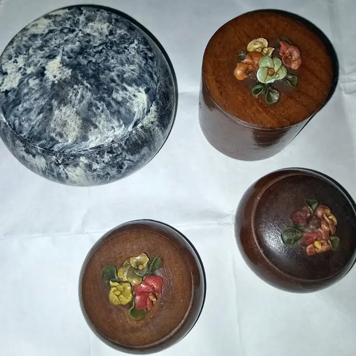 Alhajeros de madera de algarrobo