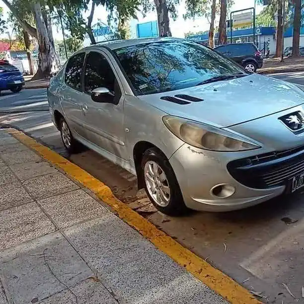 Vendo tomo menor valor, auto moto o camioneta, Peugeot diesel! $3.890.000. excelente!