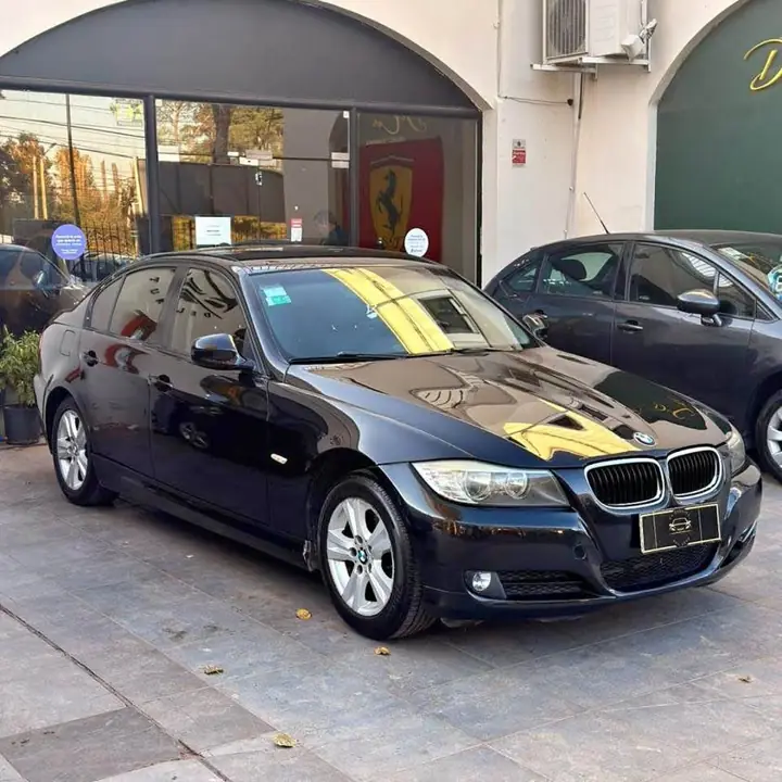 BMW 320 2011 titular al día 14500 u$s o permuto por moto