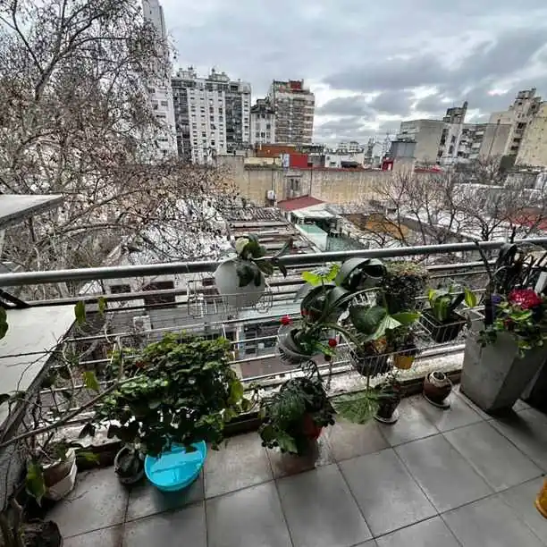 Venta monoambiente con balcón constitucion