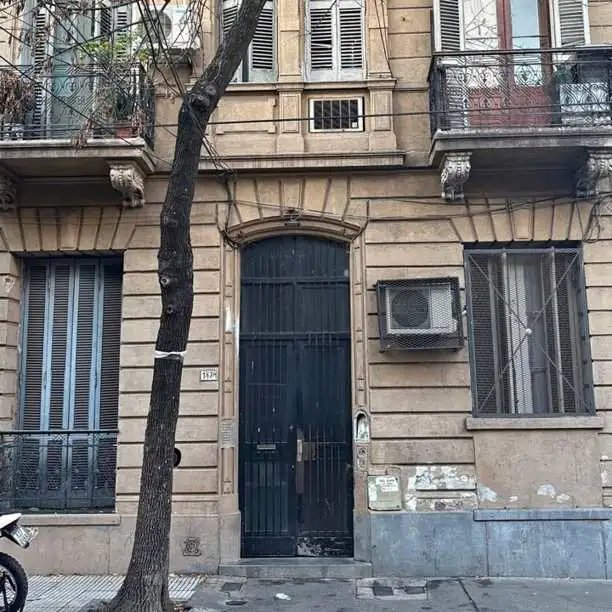 Venta monoambiente dividido entrepiso Constitucion