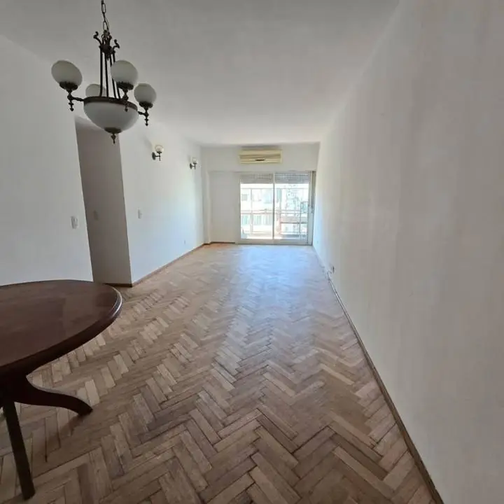 Venta 4 ambientes con balcon al frente caballito