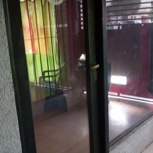 Ramos Mejia alquiler Alvarado 299 local a la calle en galería URGENTE
