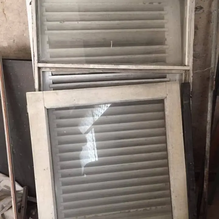 Vendo frente placard, puertas chapa, vidrieras marco, persians completa