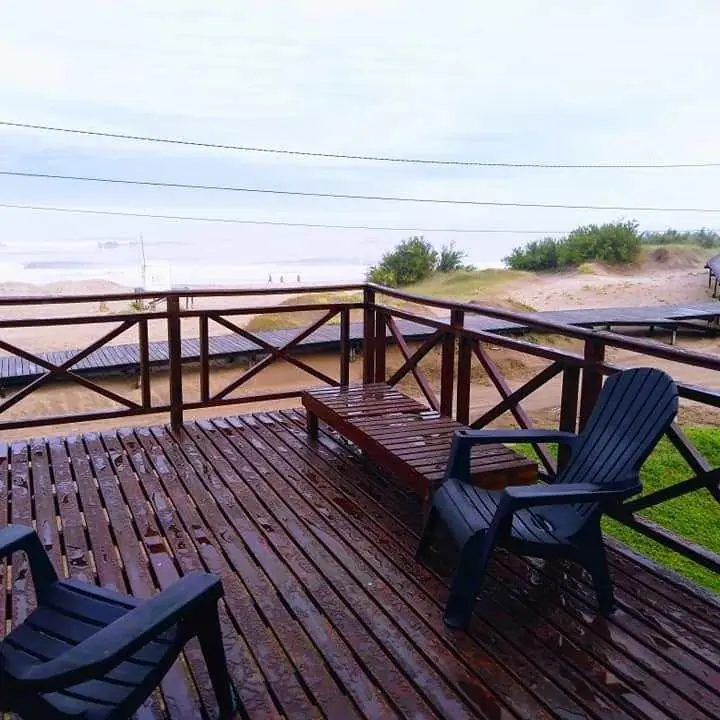 Vendo urgente Villa Gesell frente al mar 2 duplex en block. Inmejorable renta. Dueño