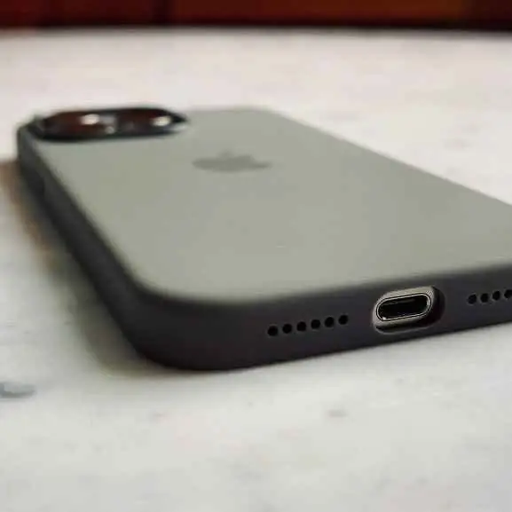iPhone 15 Pro Max 128gb (aceptamos equipos)