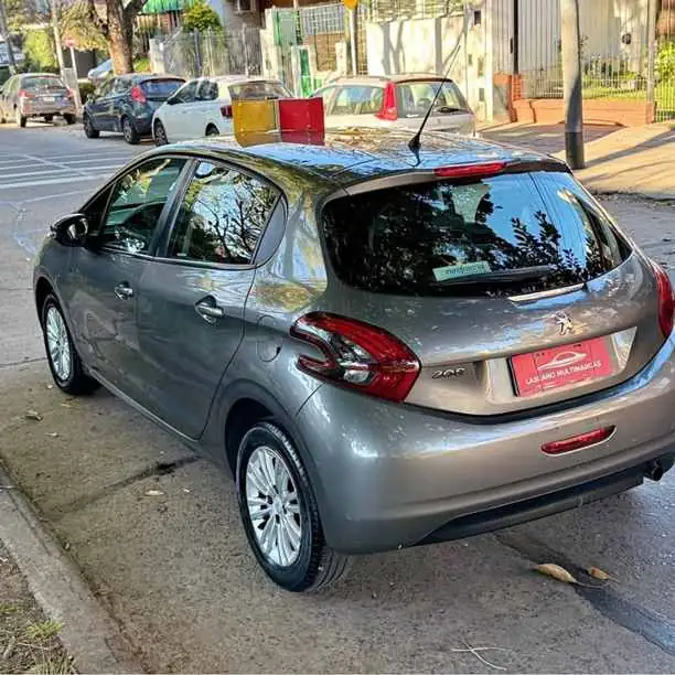 Excelente precio! Peugeot 208 1.5 Allure navegador 2016 $12.150.000 final!