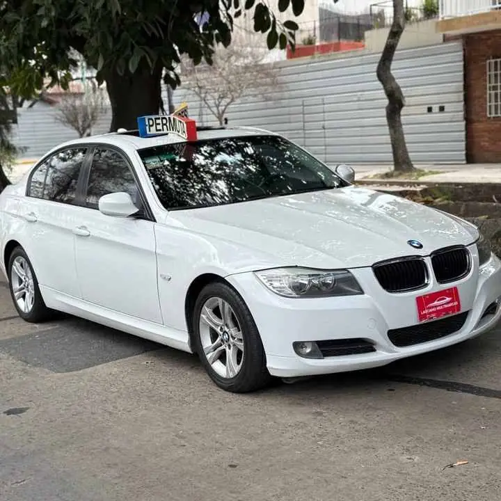 Oferta! BMW 320 i 2010 Executive At $14.200 dólares!