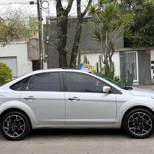 Oferta! Ford Focus 2.0 ghia 2011 GNC $7.900 dólares!