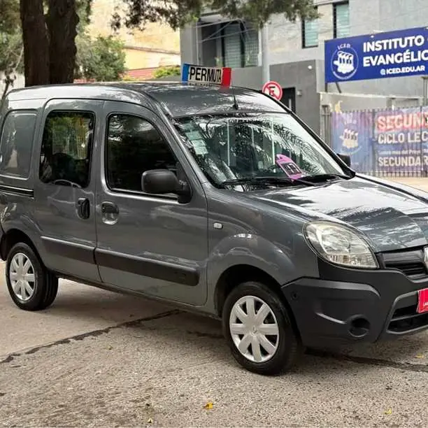 Oferta! Renault Kangoo 1.6 confort 2017 $8900 dólares!