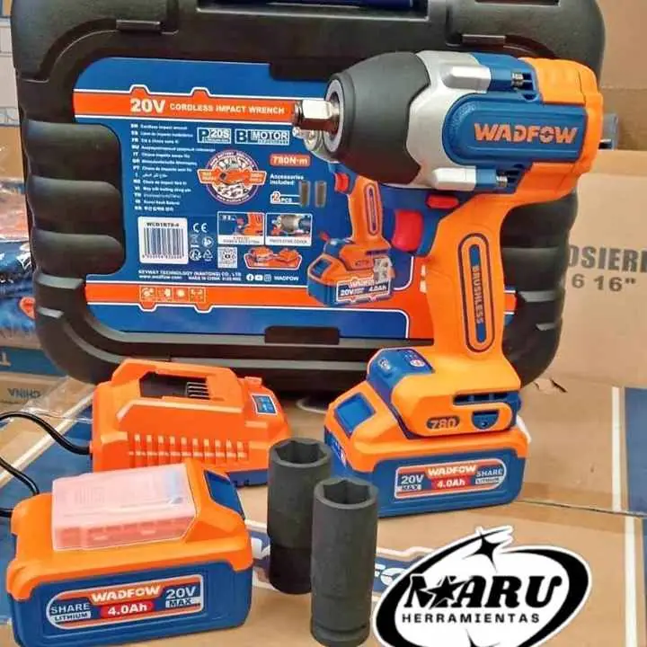 Llave de Impacto 20V 780NM ENC. 1/2" Incluye 2 Baterías, Cargador, Tubos y Maletín Wadfow