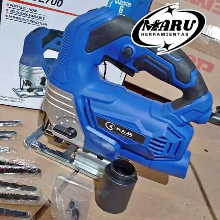 Sierra Caladora 700wts Incluye 10 Hojas de Sierras para Madera KLD