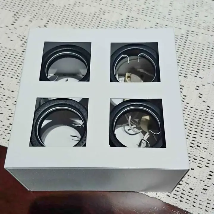 Plafon de cuatro luces