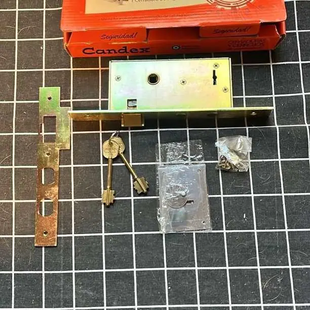 Cerradura de seguridad candex 111 dos pernos reforzada