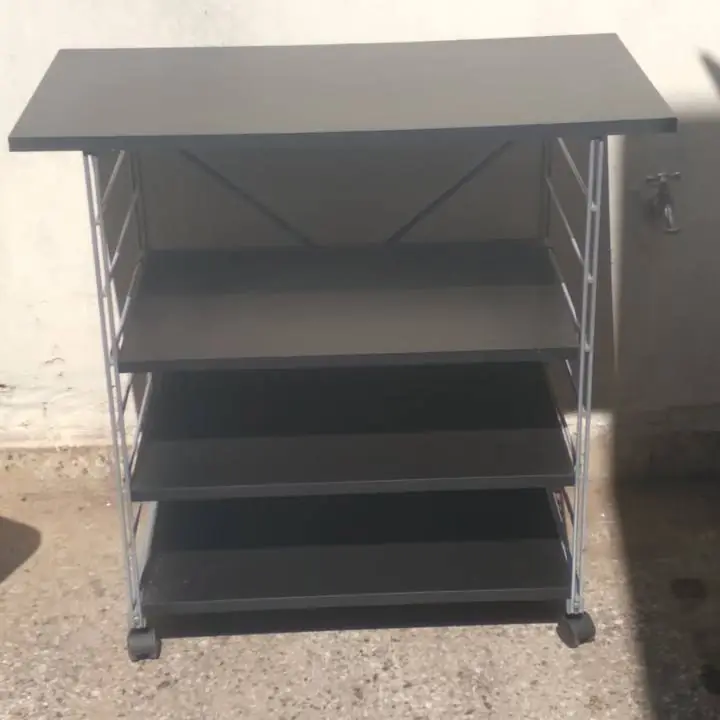 Mesa baja, con ruedas y 3 estantes ,en madera y acerocero,con ruedas