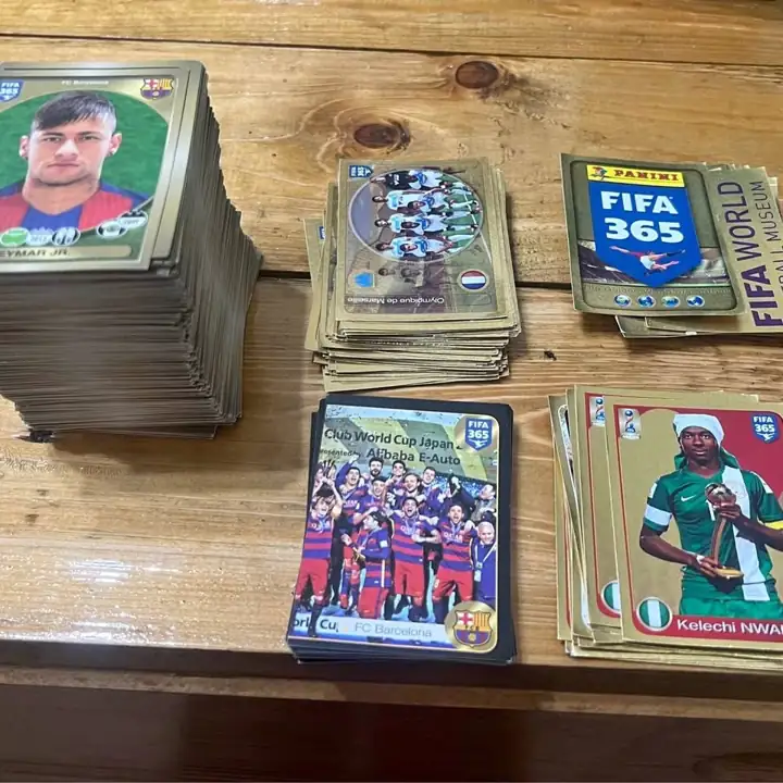 Lote Figuritas FIFA 365 2018. Son 470 en total