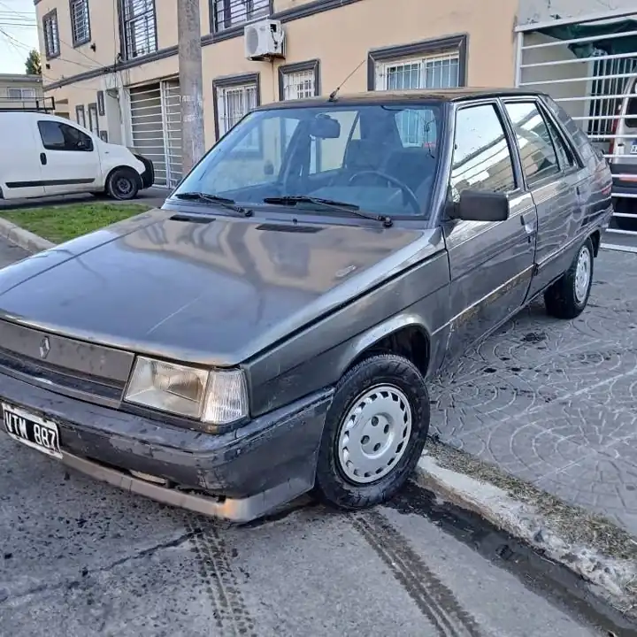 Renault 11 nafta