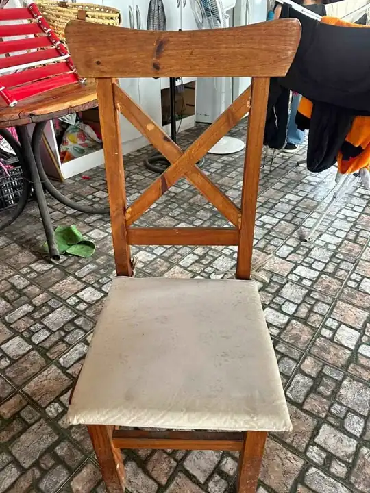 Mesa con sillas y modular