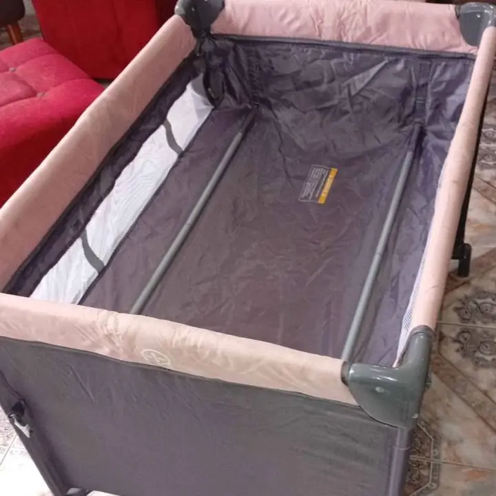 Vendo cuna colhecho bebesit y corralito. ambos 100 mil. whatsap