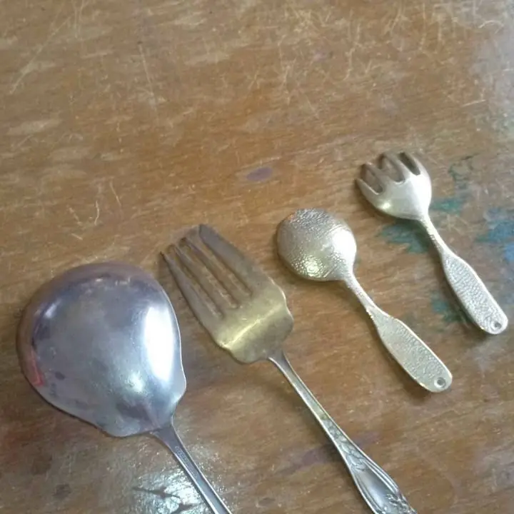 Vendo articulos de bronce. el lote 50 mil. pque chacabuco. whats