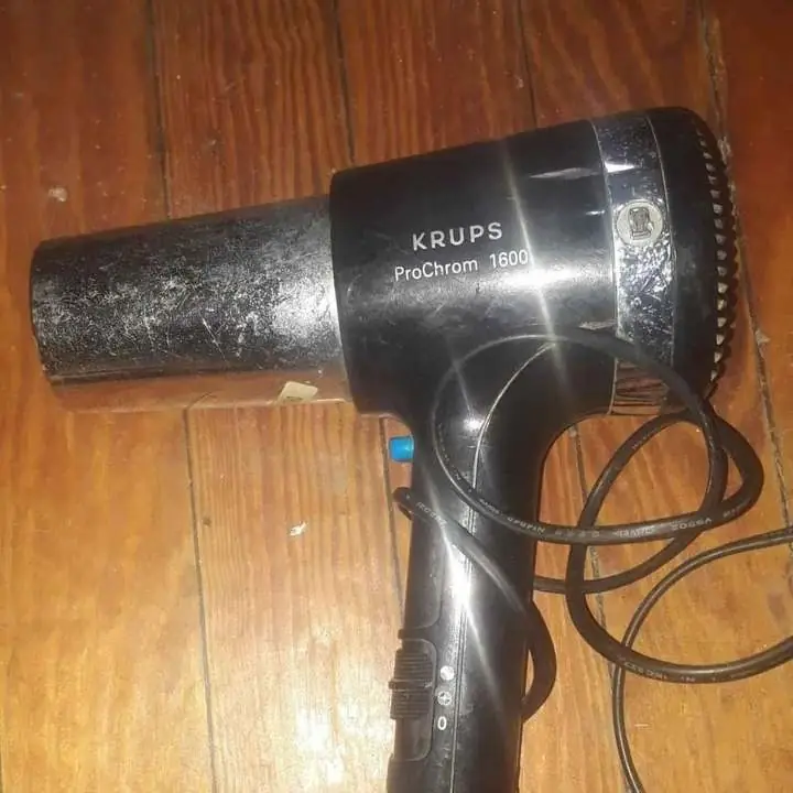 Secador de cabello krups pro chrom 1600.FALTA perilla de velocidades. foto 2. 10 mil. pompeya