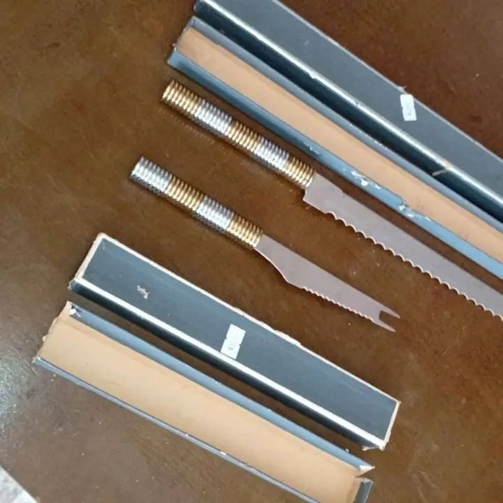 2 Cuchillos acero inoxidable, gourmet, nuevos. smbos 30 mil