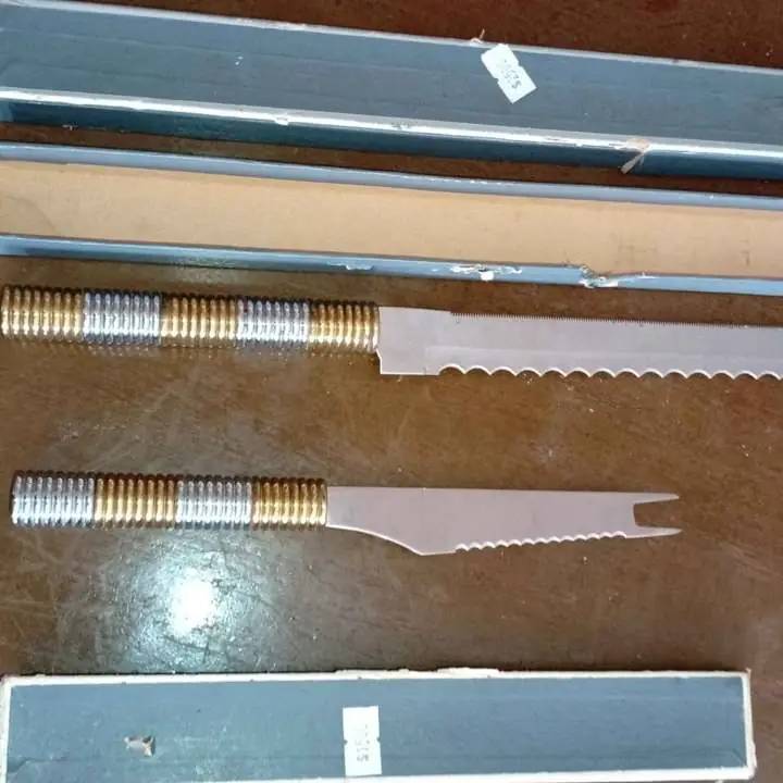 Vendo dos cuchillos para gastronomia. 30 mil ambos. whatsap