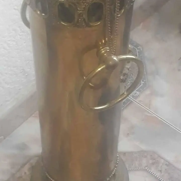 Paraguero,bastonero de bronce 51 x 20. 40 mil pompeya