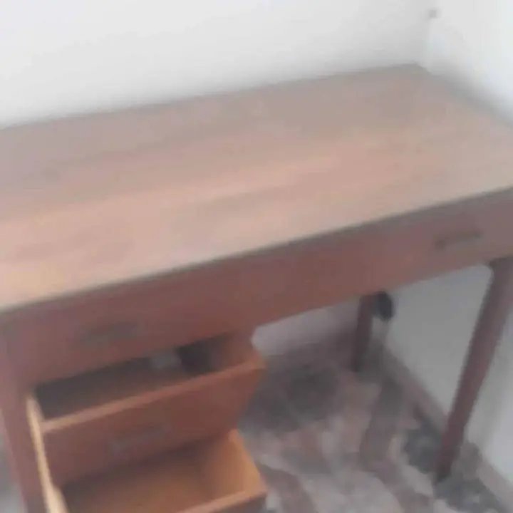 Escritorio 2 cajones. 94 x 45 x 80 alto. pompeya