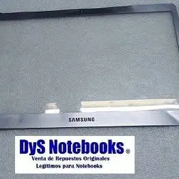 Samsung NP530 NP535 marco LCD doblado en buen estado
