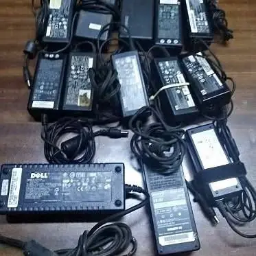 Oferta lote de 19 cargadores notebook a reparar originales ver detalle