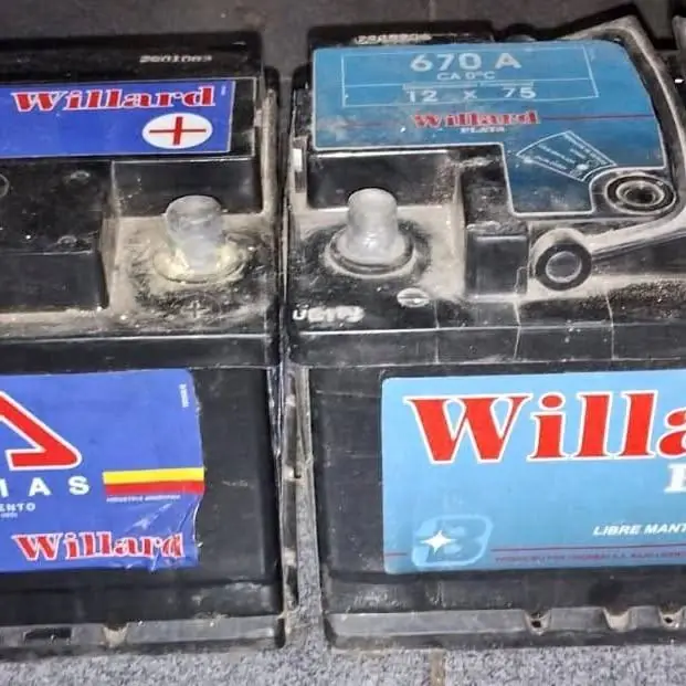 2 Cascos baterias auto usadas para reciclar