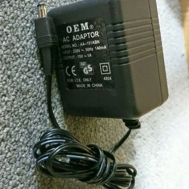 Cargador 15V 1A 220V marca oem AA-151AI