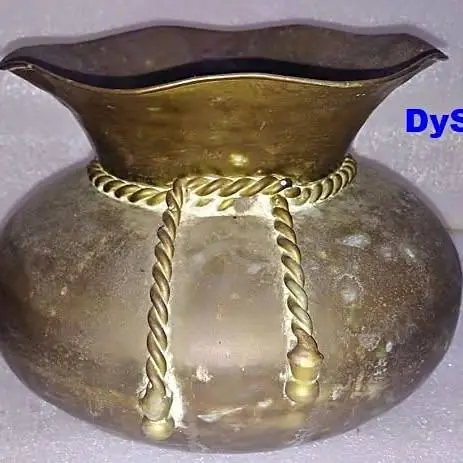 Liquido vasija antigua en bronce con borlas talladas diámetro 23 cm x 16 cm alto usos multiples