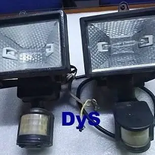 2 Reflectores 150W externos con sensor infrarrojo de movimiento impecables